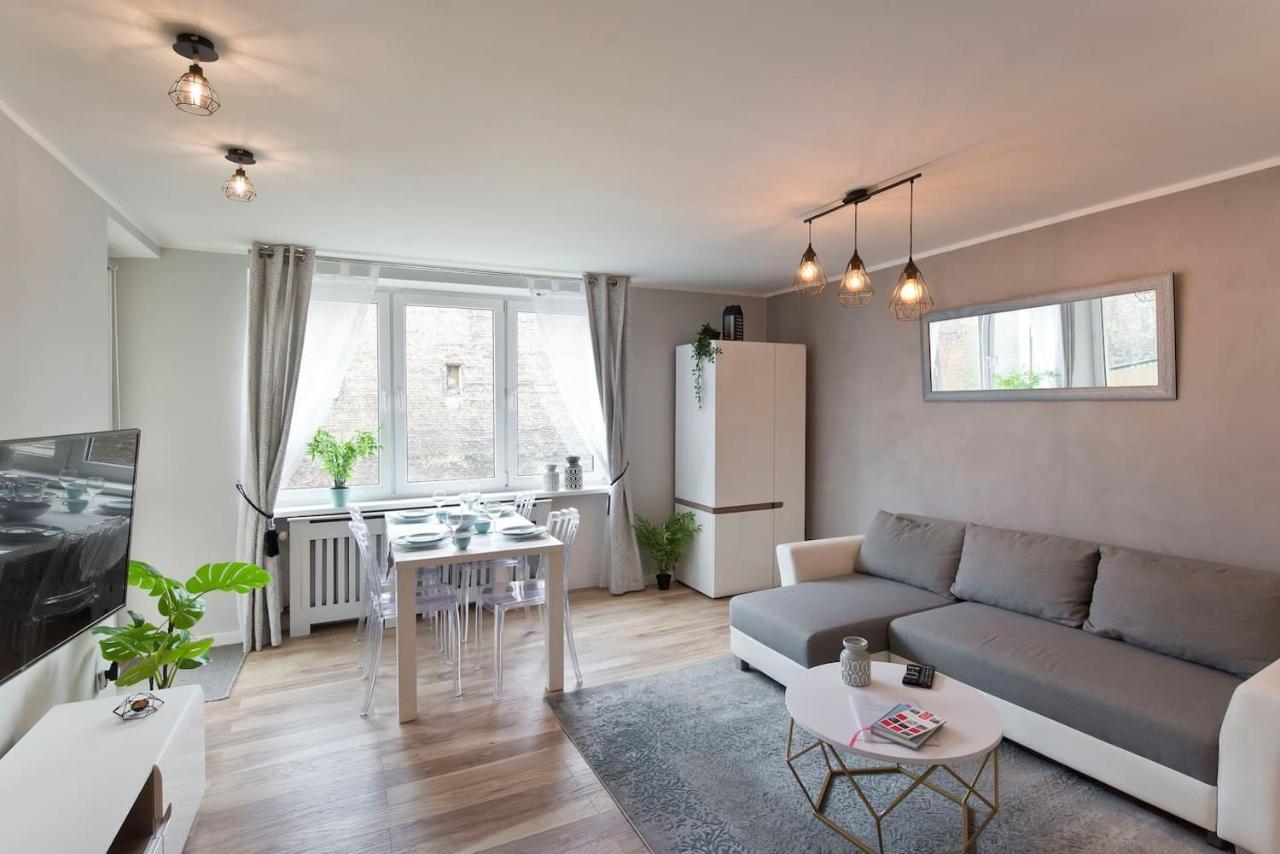 Stay Hip In Vibrant Centrally Located Apartment In Old Town Gdansk Exterior photo
